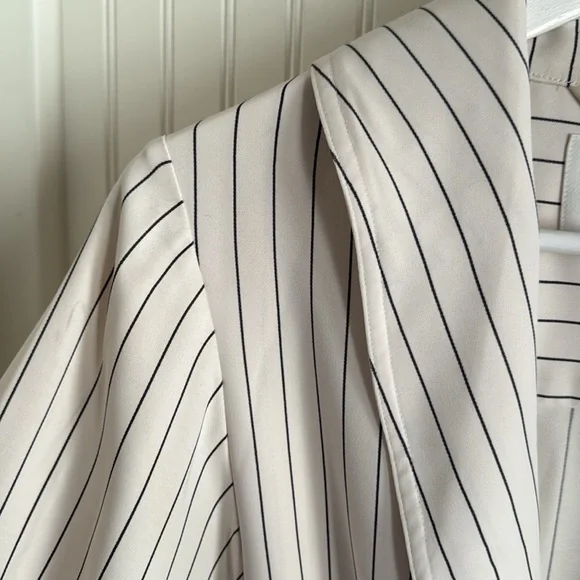 Babaton Aritzia Kahlo Robe Jacket Cream Black Stripe Belted Roll Tab - Picture 4 of 7